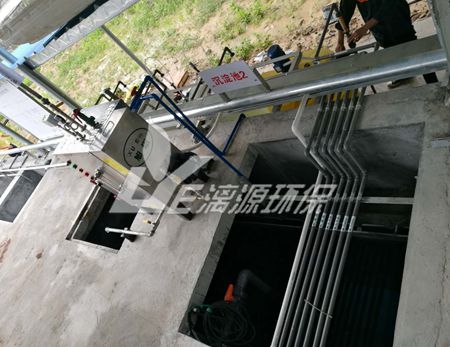 化妝品廢水處理過程中好氧池產生泡沫的原因？